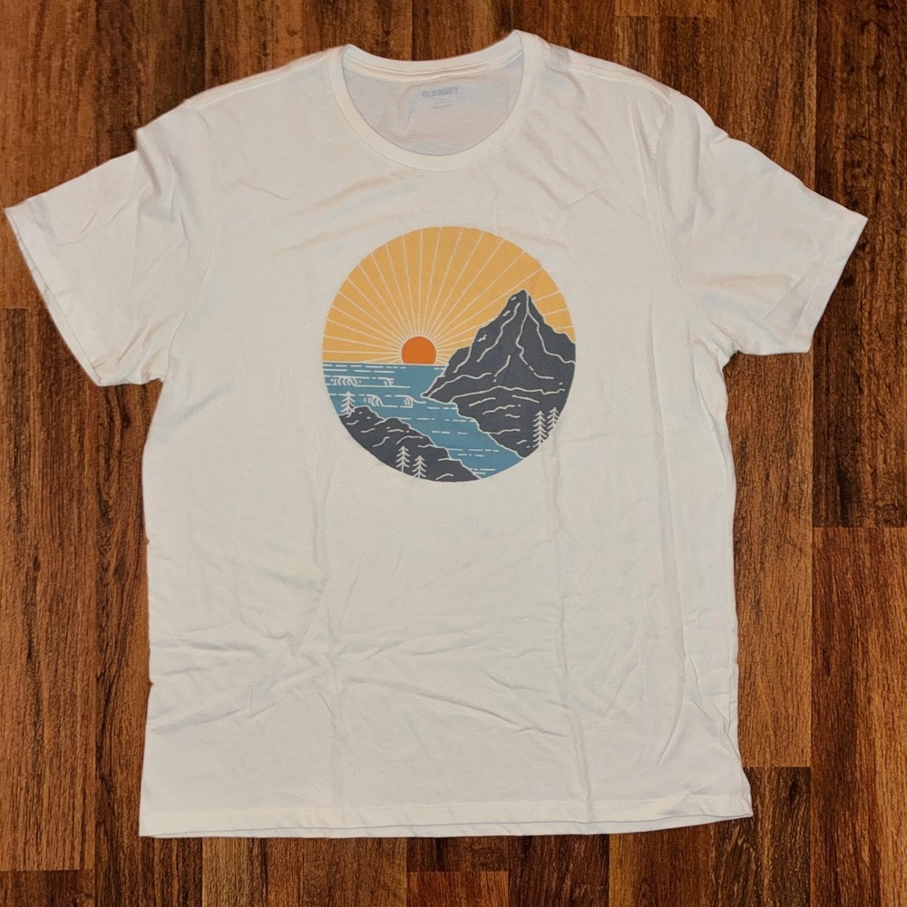 Old Navy Mens XL White Mountain Sunset Graphic Soft Washed T-Shirt Short Sleeve